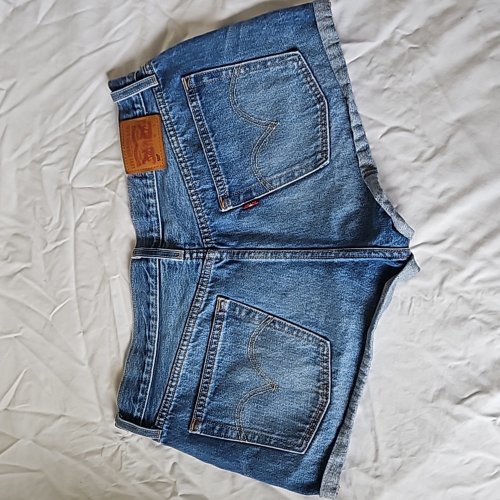 LEVI'S - classic pure cotton 501 jean shorts with rolled hems